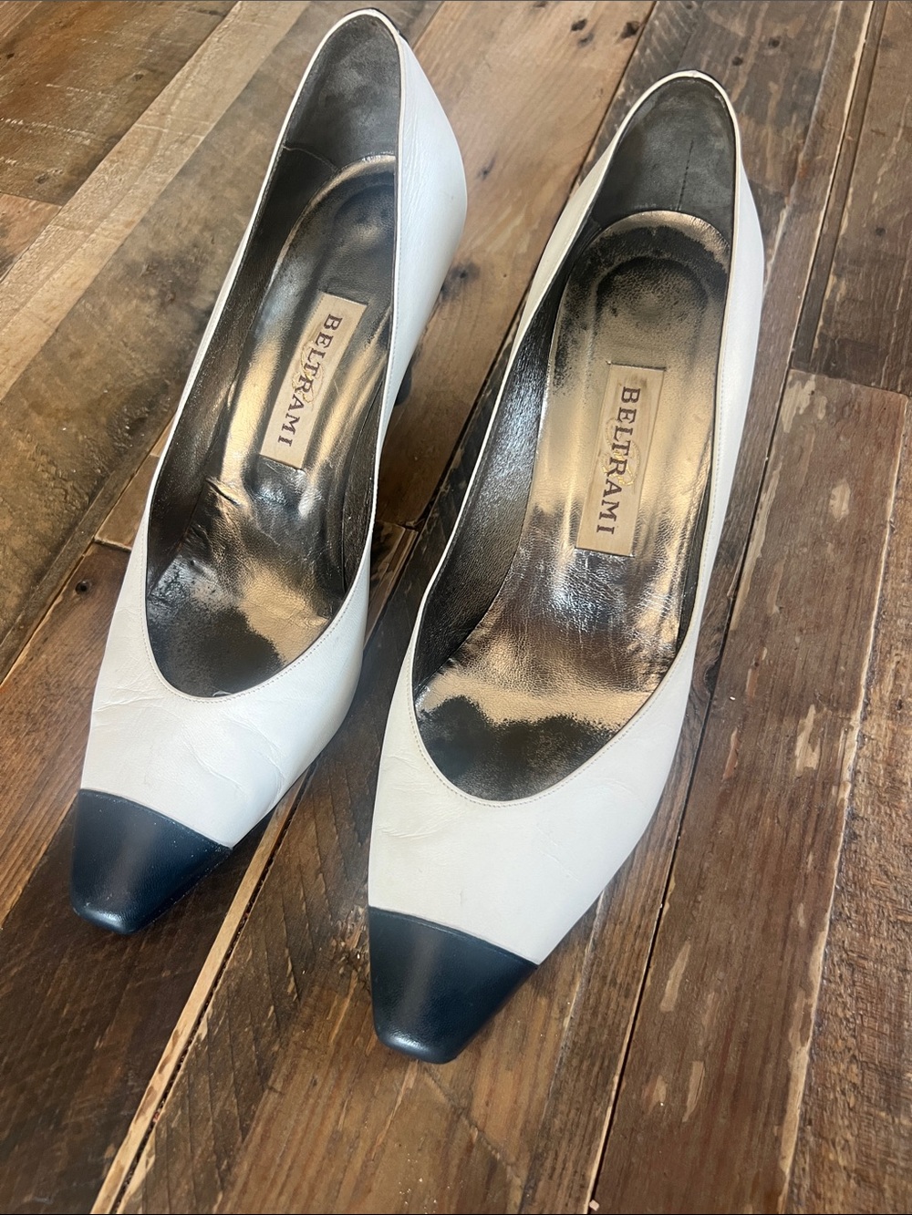 Beltrami made in Italy Two-Tone White and navy blue Pointed Toe Pumps
